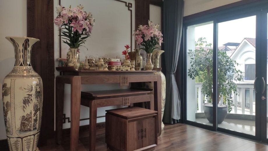 Bàn thờ đứng gỗ óc chó