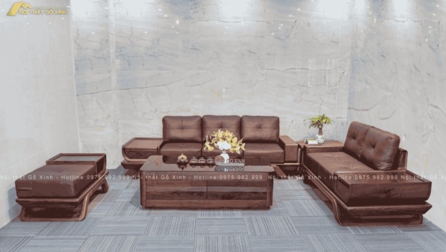 Sô pha gỗ óc chó trong phòng khách chung cư 