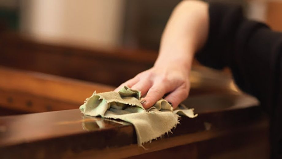 Vệ sinh giữ gìn bề mặt sạch mịn