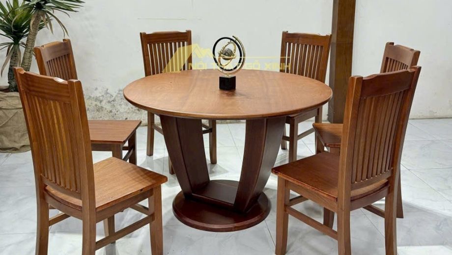 Bộ bàn ghế ăn làm từ gỗ sồi tự nhiên